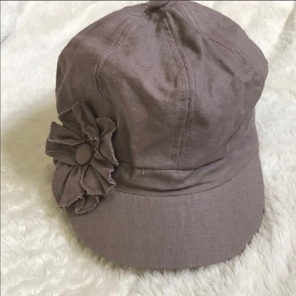 Fashion Hat with Flower detail New with Tags